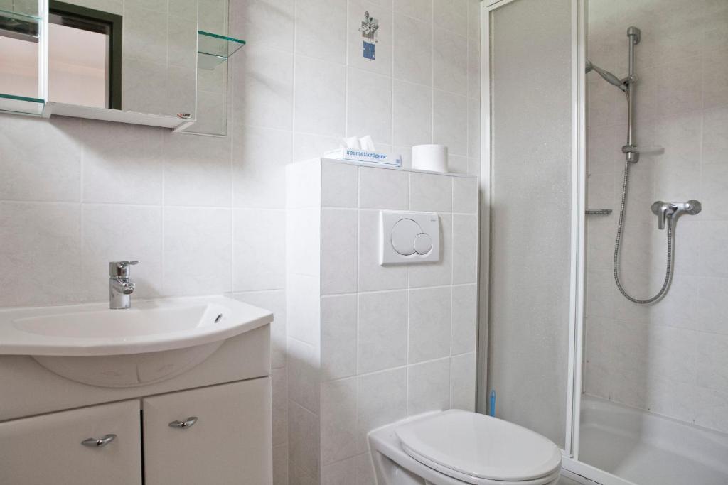 Hotel Ungarische Krone Bruckneudorf Bagian luar foto